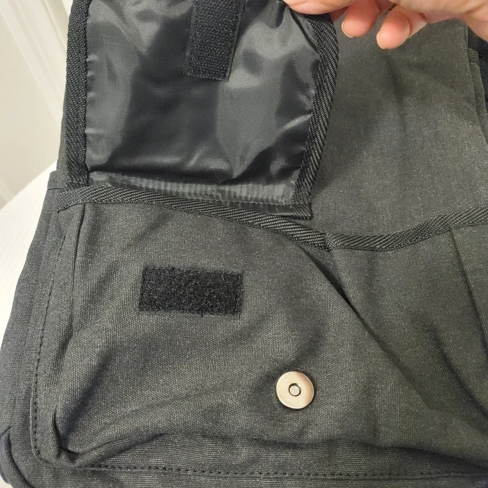 EC Unisex Bella Russo Black Large Messenger Bag, School, Work, Travel